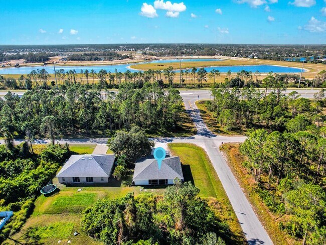 Foto del edificio - 801 Meadow Rd