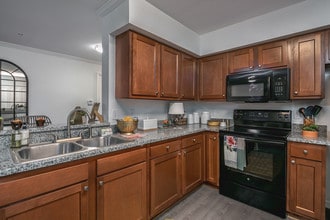 Building Photo - Landmark Apartments