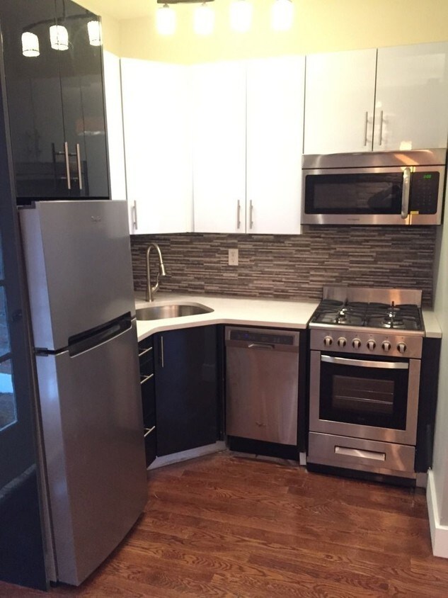 Foto principal - 1297 St Johns Pl