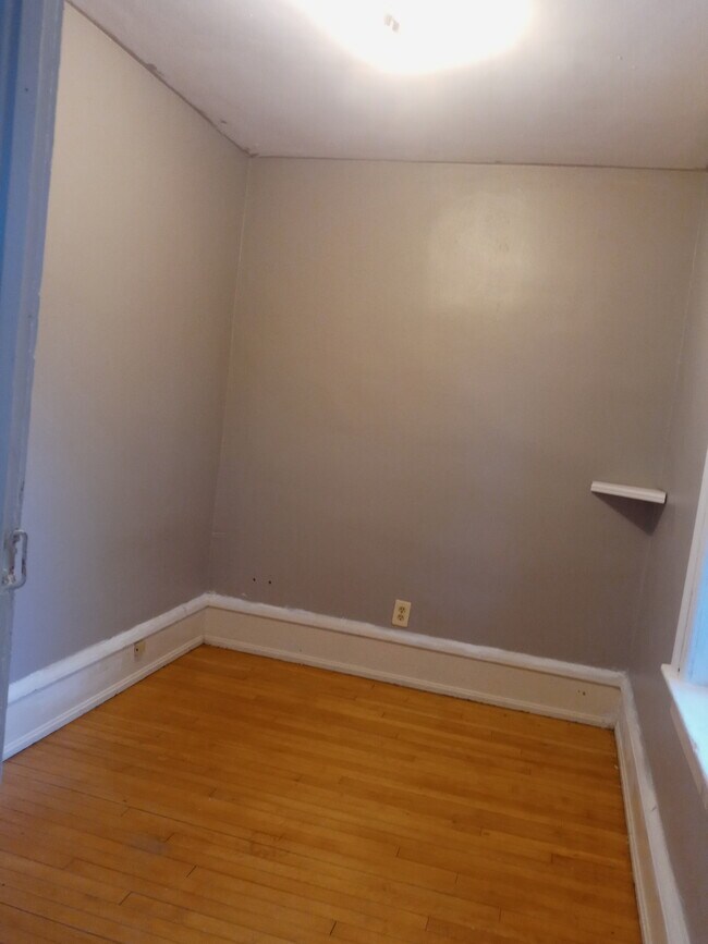 dormitorio pequeño 2 - 2457 N 1st St