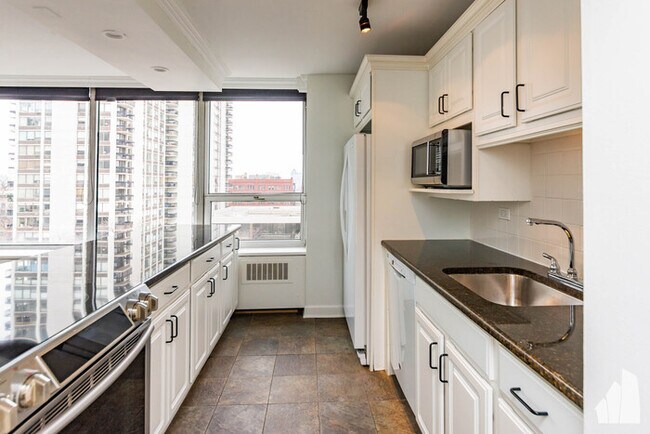 Foto del edificio - Gorgeous High-Rise Penthouse | One Bed, On...