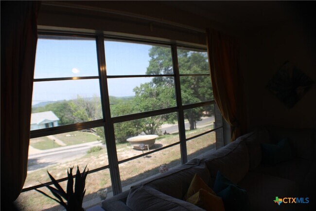 Foto del edificio - 1307 Sherry Ln