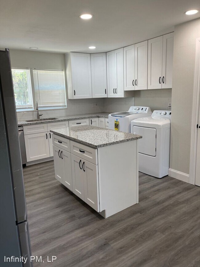 Foto del edificio - 4 br, 2 bath House - 205 Randol Mill