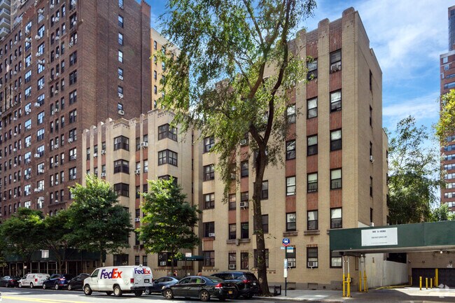 Building Photo - 420 E 86th St