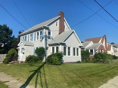 Building Photo - 33 Brown St