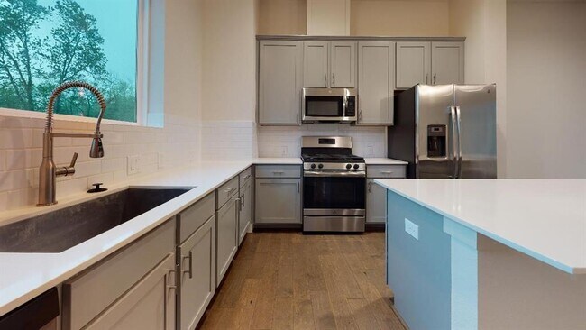 Building Photo - 4803 Martin Oaks Ln