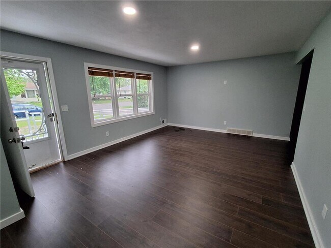 Foto del edificio - 5637 Emerson Ave N