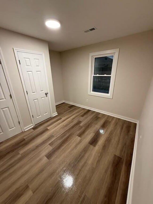 Building Photo - Completely remodeled 3 br 1 bath located in Evergreen NC east commute to Lumberton, Whiteville, E...