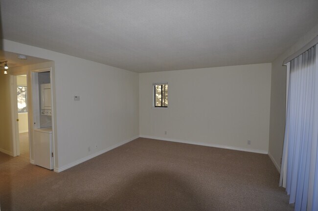 Foto del edificio - Great central SJ location near Highways 87...