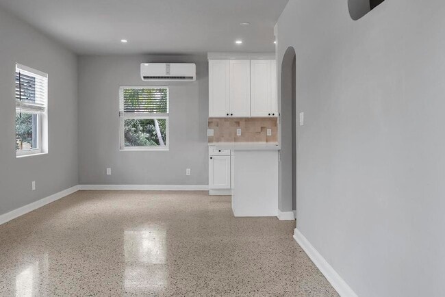 Building Photo - 17 Ocean Breeze