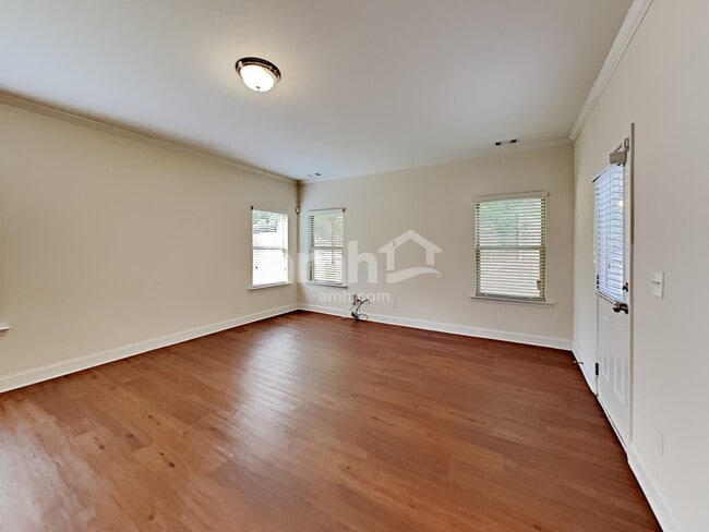Building Photo - 2545 Beal St
