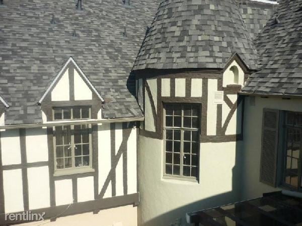 Building Photo - 2555 Le Conte Ave