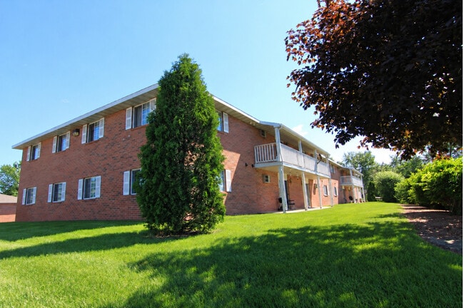 Building Photo - Mapletrail