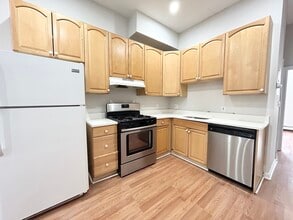 Building Photo - 96 Hammond St