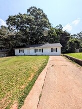 Building Photo - 2924 Springside Pl SE