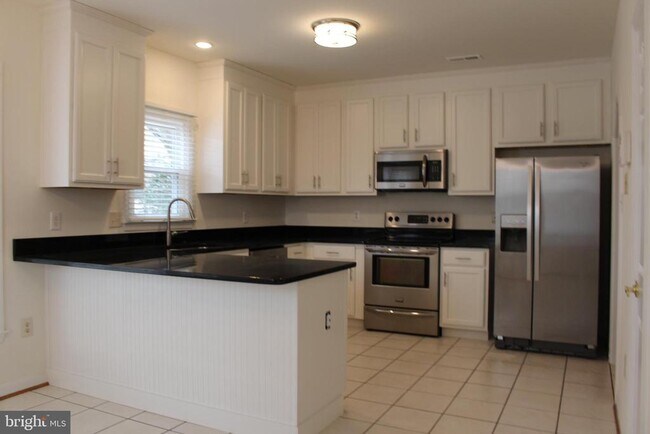 Building Photo - 5900 Wescott Hills Way