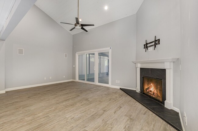 Building Photo - 1250 Admiralty Blvd