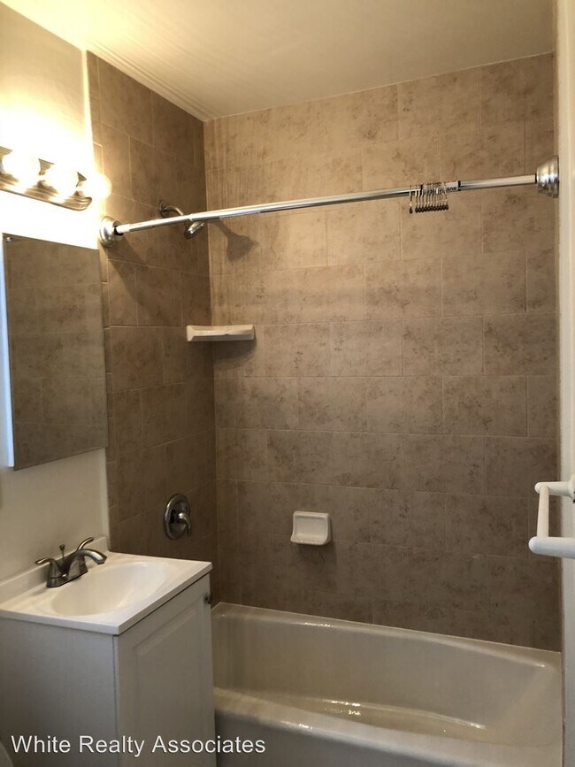 Foto del edificio - 5364 E Village Rd