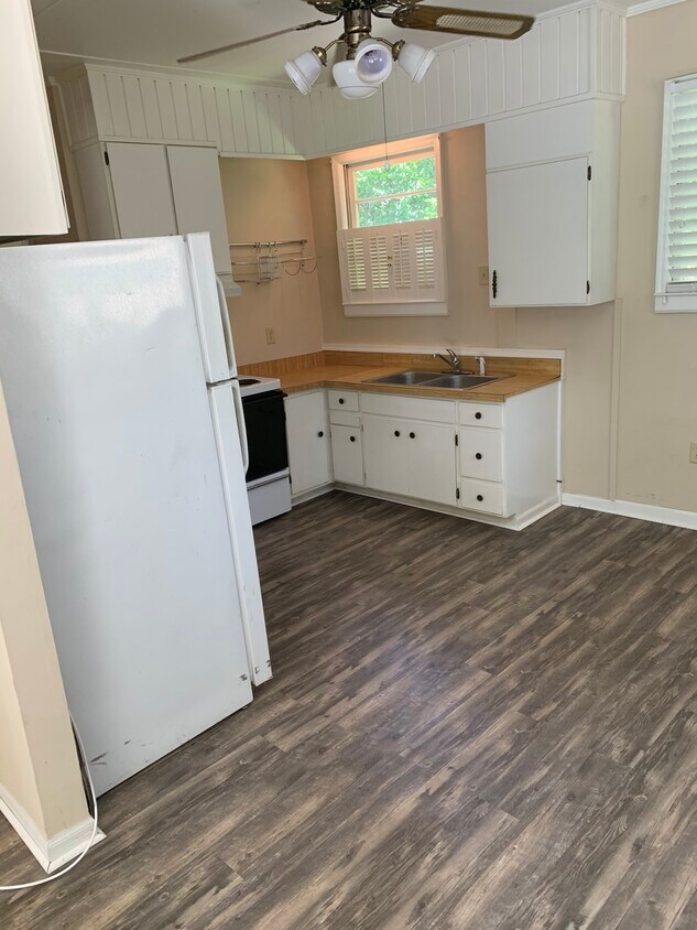Great room and kitchen - 106 Holly Dr