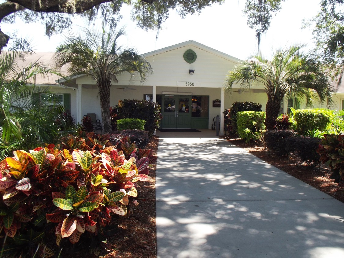 Primary Photo - Sunshine Christian Homes - Retirement Village