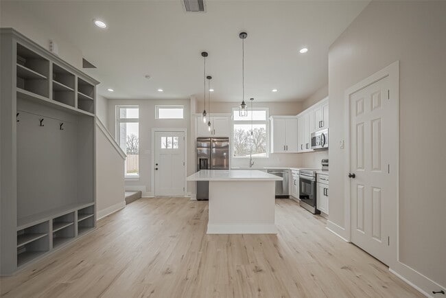 Foto del edificio - 918 St Clair St