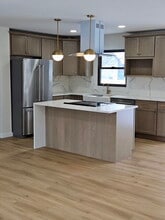 Building Photo - 634 Main St