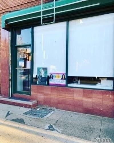 Foto del edificio - 1702 Gates Ave