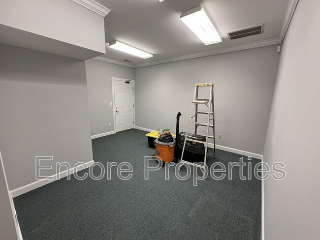 Foto del edificio - 1330 SE Maynard Rd