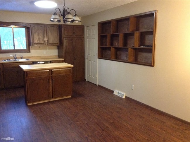 Building Photo - 15375 Trillium Cir