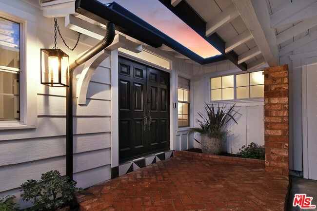 Foto del edificio - 12614 Morrison St