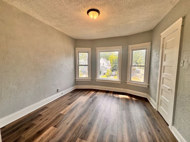 Foto del edificio - 6329 24th Ave