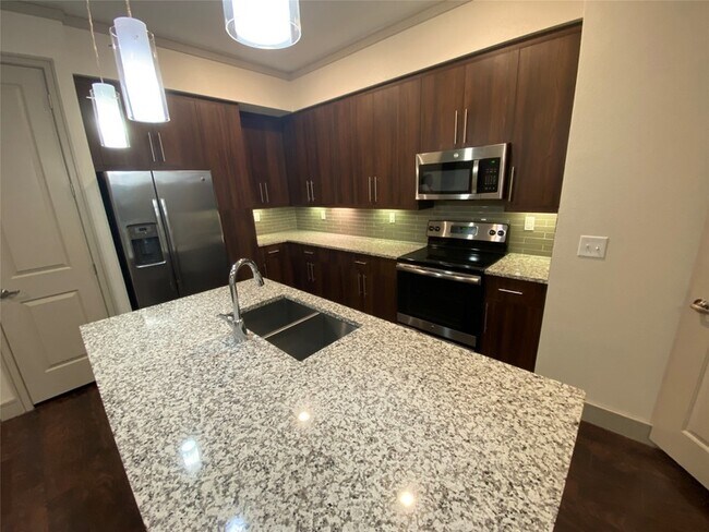 Building Photo - 1800 St Joseph Pkwy