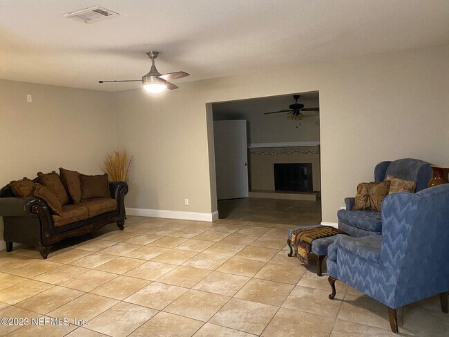 Building Photo - 3923 Harbor View Dr