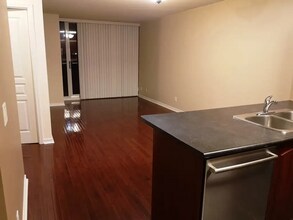 Building Photo - 330 Red Maple Rd