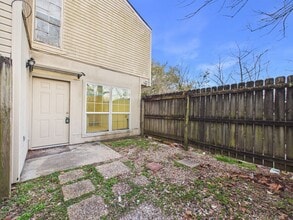 Building Photo - 809 Fox Run Ave