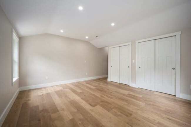 Building Photo - 38 Rhodes Cir