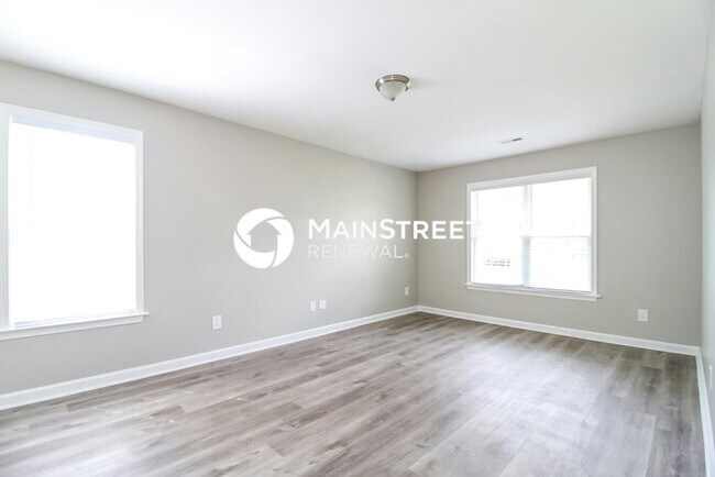 Foto del edificio - 3 Bedroom Pet-Friendly Home in Greensboro, NC with Main Street Renewal