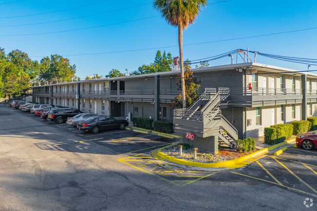 929 W Colonial Dr Orlando, FL 32804 - Palm Garden Orlando Apartments