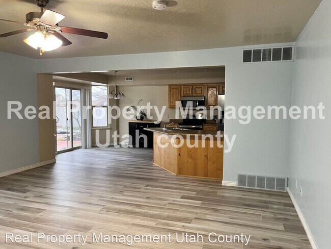 Foto del edificio - 4 br, 2.5 bath House - 695 S 800 W
