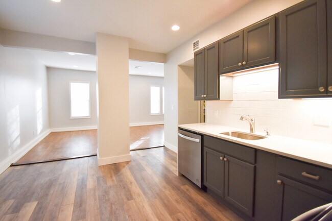 Building Photo - 5 Blackinton St