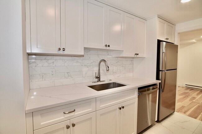 Foto del edificio - 72 Longwood Ave