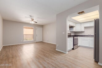 Building Photo - 1340 N Recker Rd