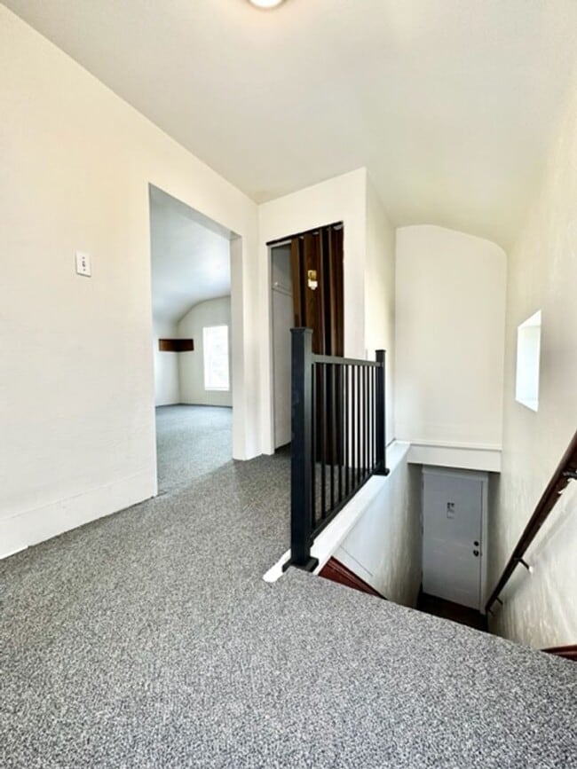 Foto del edificio - 1243 E Walnut St