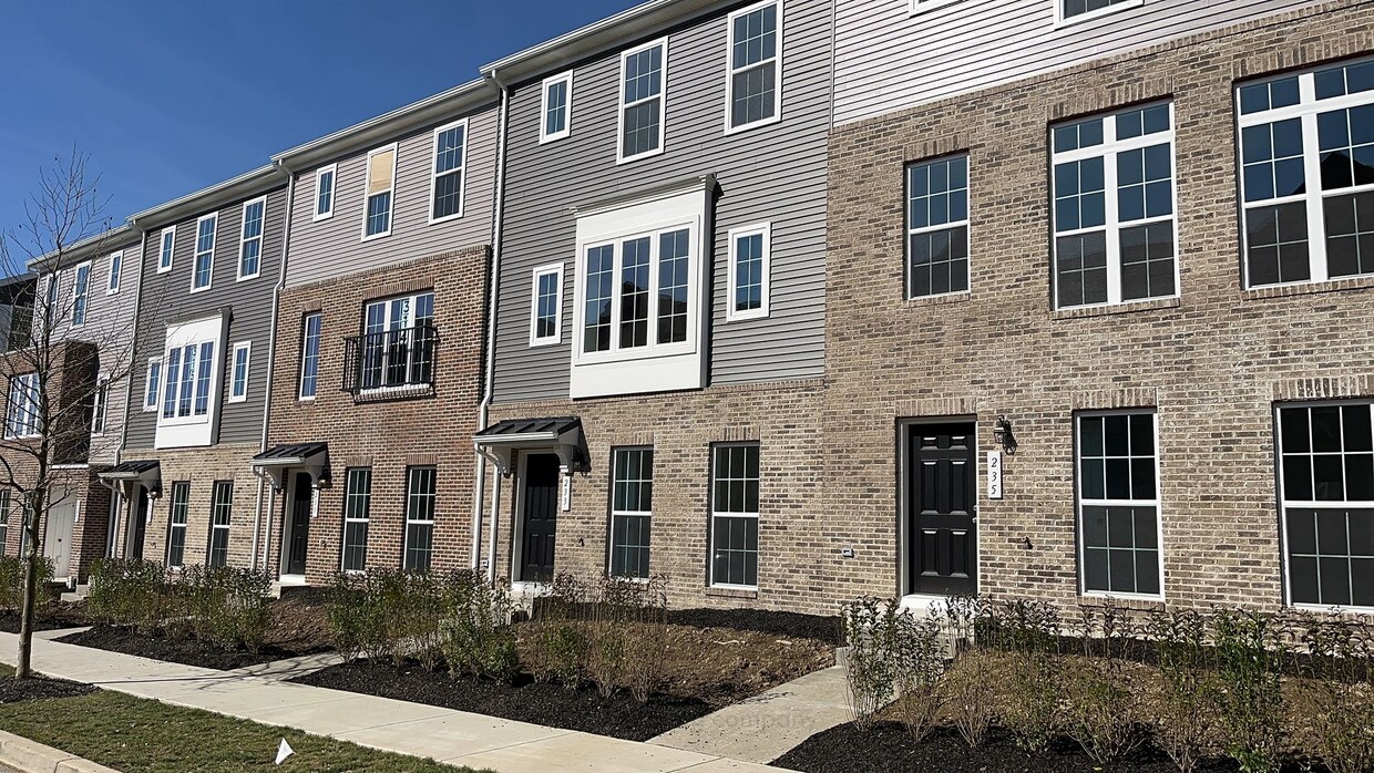 Foto principal - Brand New Townhouse in Cranberry!