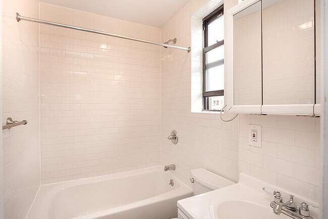 5 W th St Unit 13 E New York Ny Apartment For Rent In New York Ny Apartments Com