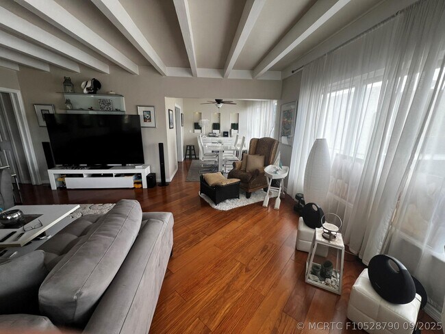 Foto del edificio - 904 NE 20th Ave