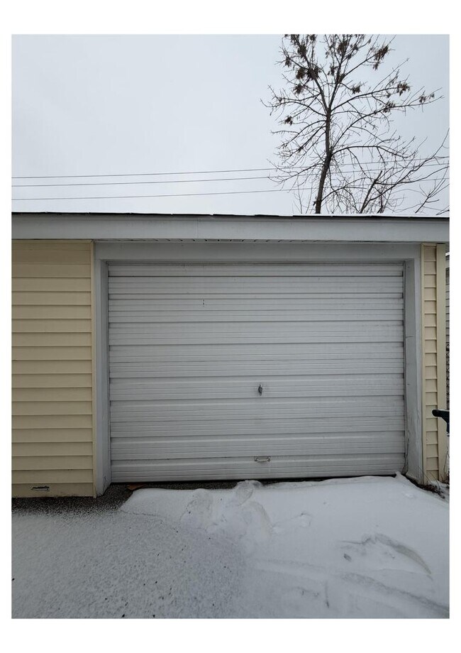 Foto del edificio - 4129 W 90th St