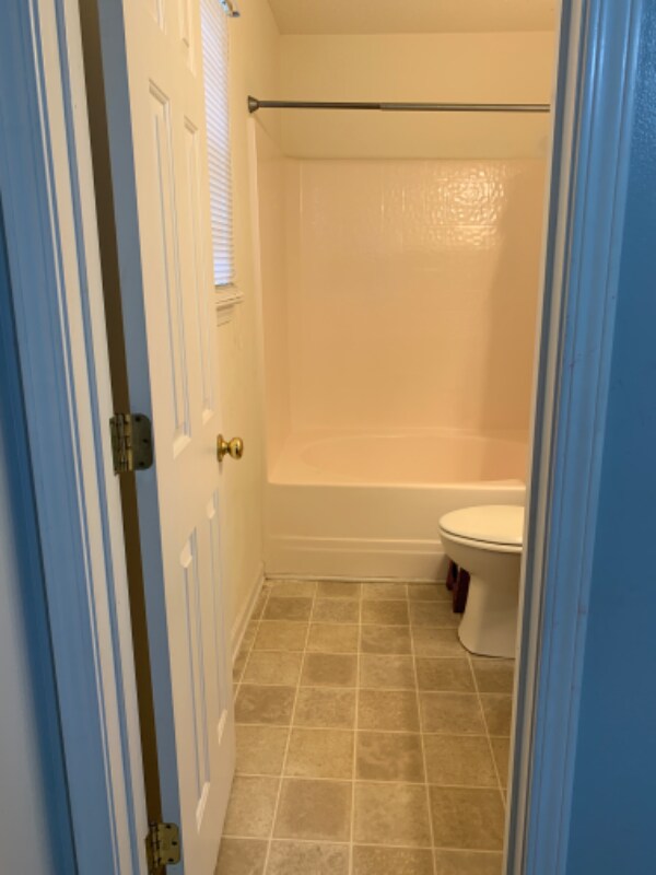 Building Photo - 331 Chickadee Ln