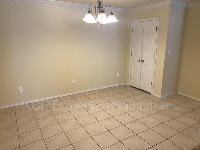 Foto del edificio - 2823 Fairway Hamlet Ct