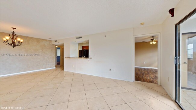 Building Photo - 2334 S Cypress Bend Dr